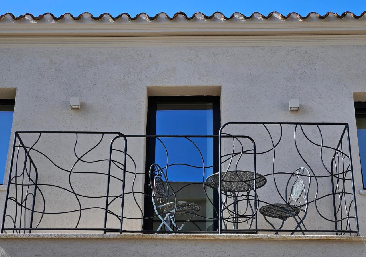 Rayuela Suites San Pantaleo Extérieur photo